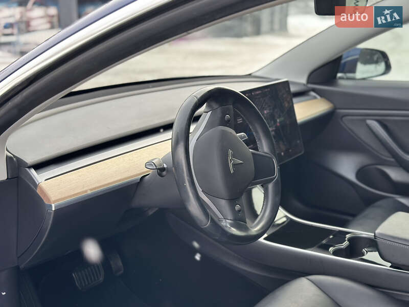 Седан Tesla Model 3 2018 в Дрогобичі фото 24 Седан Tesla Model 3 2018 в Дрогобичі