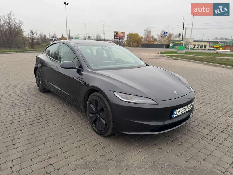 Седан Tesla Model 3 2024 в Новомосковську