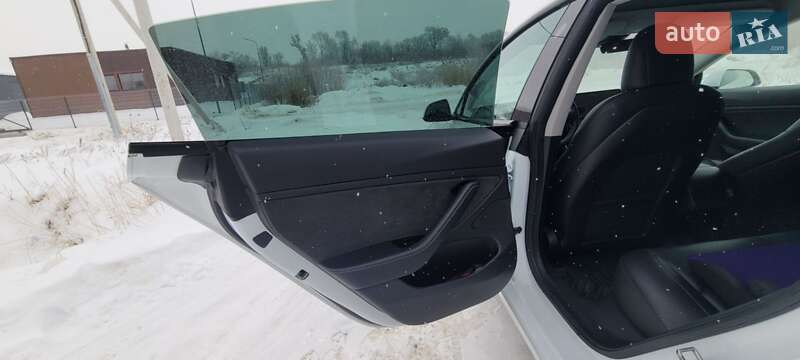 Седан Tesla Model 3 2019 в Львові фото 7 Седан Tesla Model 3 2019 в Львові