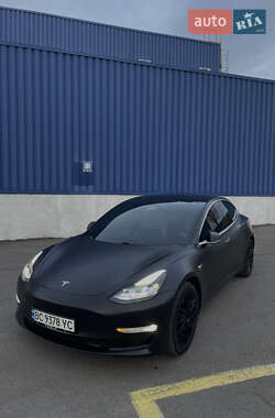 Седан Tesla Model 3 2020 в Львове