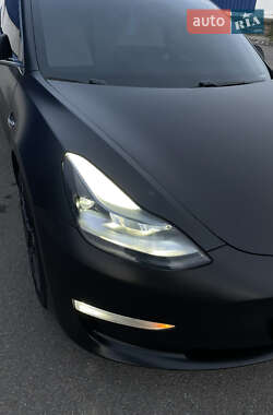 Седан Tesla Model 3 2020 в Львове