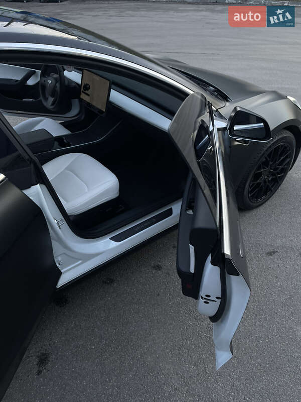 Седан Tesla Model 3 2020 в Львове фото 29 Седан Tesla Model 3 2020 в Львове