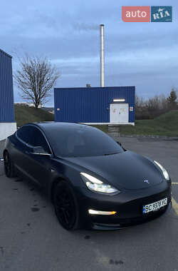 Седан Tesla Model 3 2020 в Львове