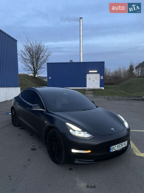 Седан Tesla Model 3 2020 в Львове фото 48 Седан Tesla Model 3 2020 в Львове