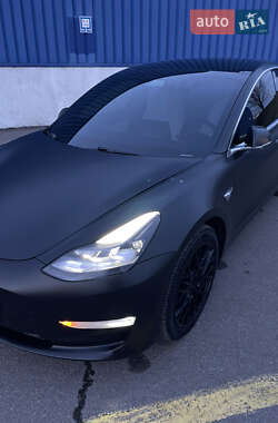 Седан Tesla Model 3 2020 в Львове