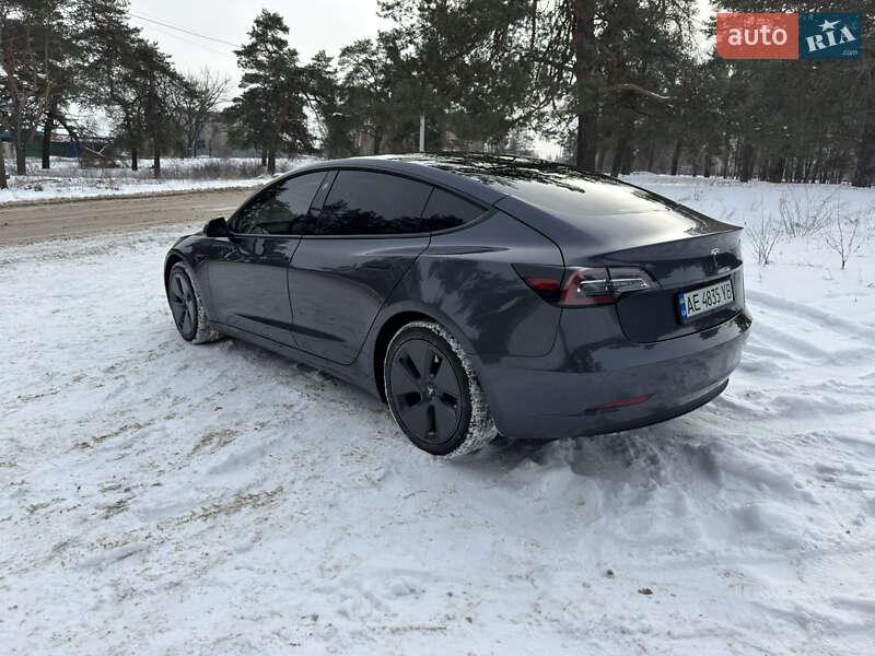 Седан Tesla Model 3 2023 в Днепре