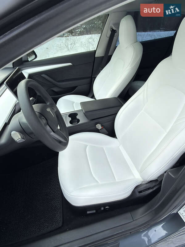 Седан Tesla Model 3 2023 в Днепре