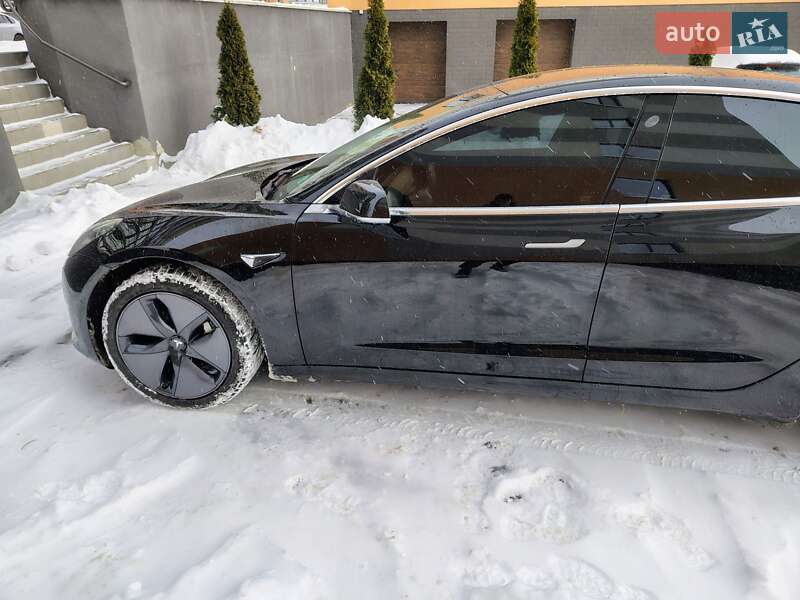 Седан Tesla Model 3 2018 в Ивано-Франковске
