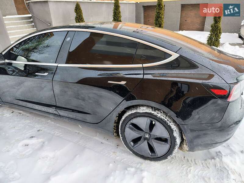 Седан Tesla Model 3 2018 в Ивано-Франковске