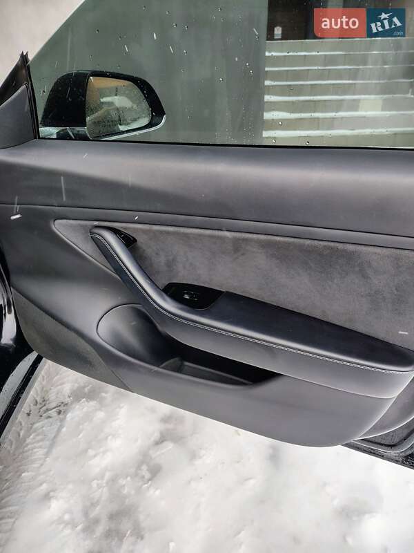 Седан Tesla Model 3 2018 в Ивано-Франковске