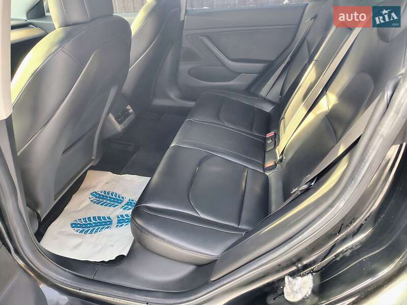 Седан Tesla Model 3 2018 в Ивано-Франковске