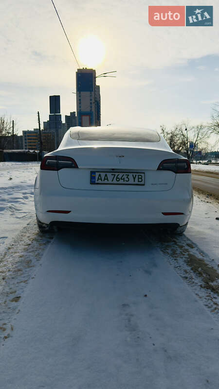 Седан Tesla Model 3 2021 в Києві