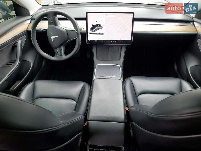 Седан Tesla Model 3 2021 в Ірпені