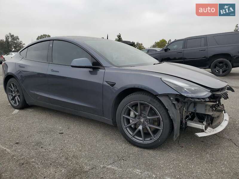 Седан Tesla Model 3 2021 в Ірпені