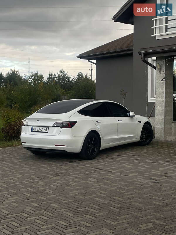 Седан Tesla Model 3 2022 в Києві