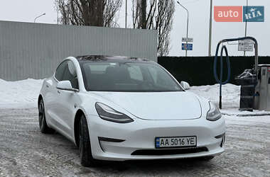 Седан Tesla Model 3 2018 в Києві