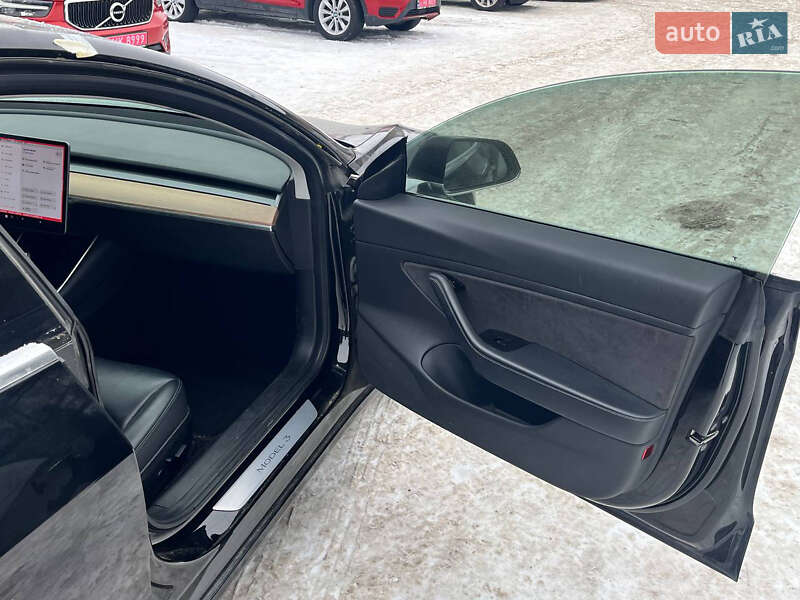 Седан Tesla Model 3 2018 в Луцке