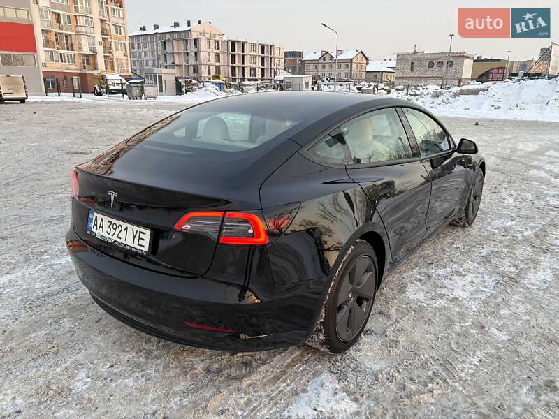 Седан Tesla Model 3 2023 в Києві