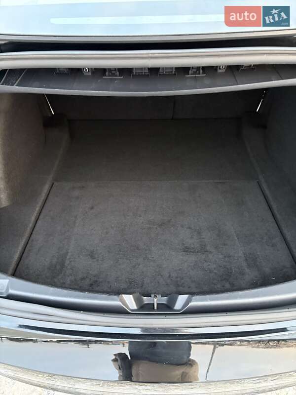 Седан Tesla Model 3 2023 в Києві