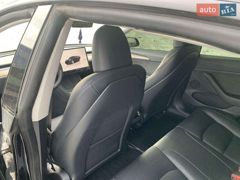 Седан Tesla Model 3 2023 в Киеве