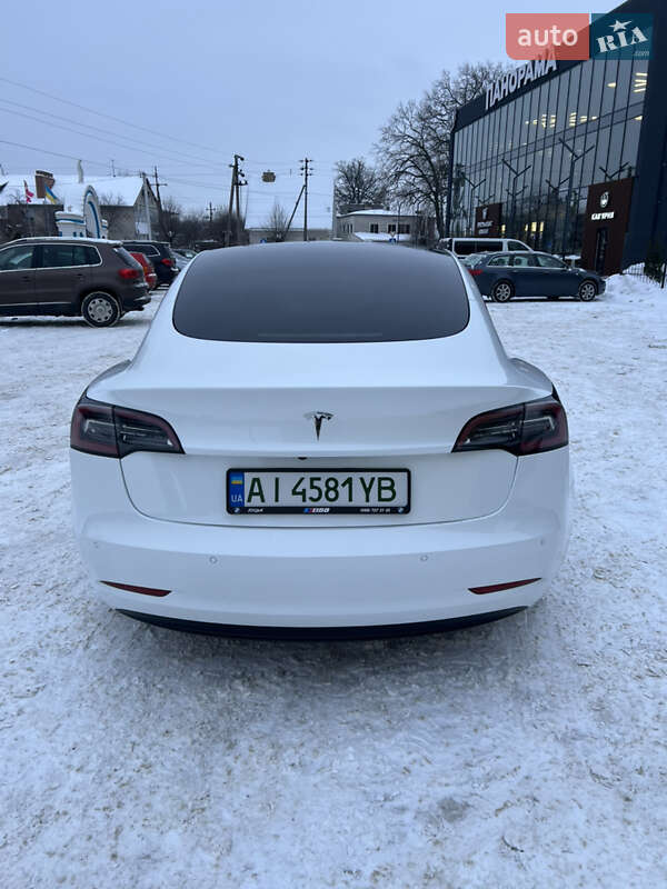 Седан Tesla Model 3 2021 в Ківерцях