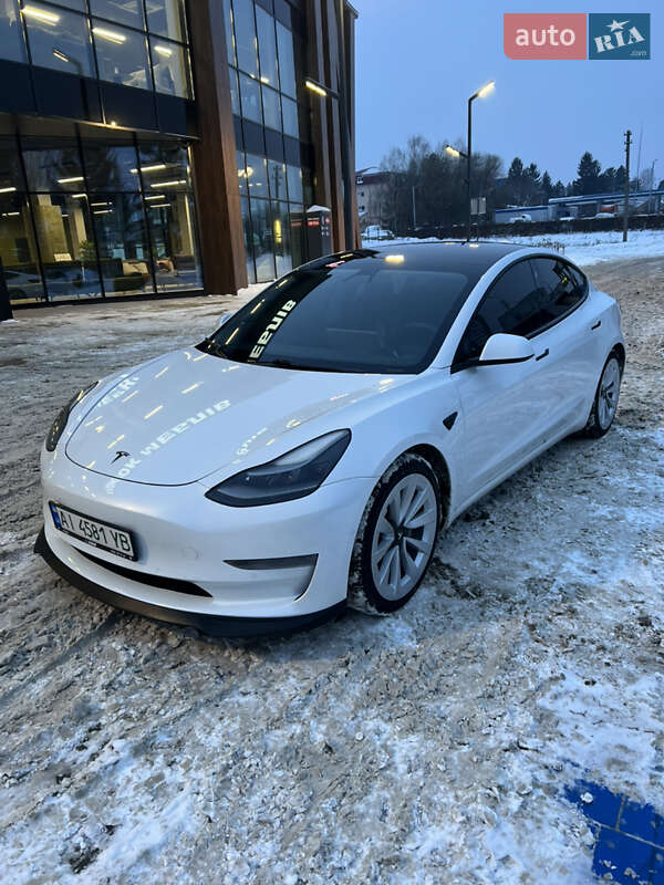 Седан Tesla Model 3 2021 в Ківерцях