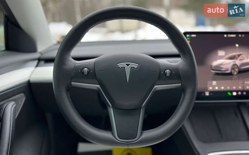 Седан Tesla Model 3 2022 в Львове