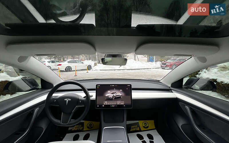 Седан Tesla Model 3 2022 в Львове