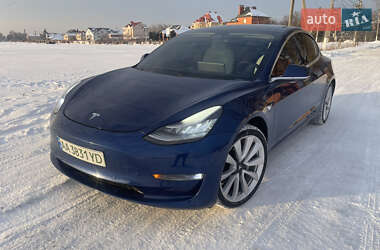 Седан Tesla Model 3 2020 в Києві