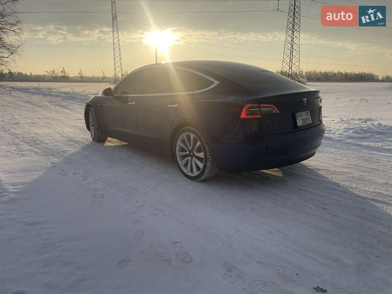 Седан Tesla Model 3 2020 в Києві