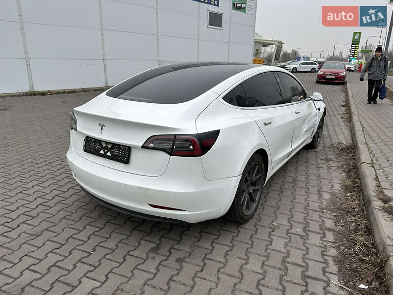 Седан Tesla Model 3 2019 в Киеве