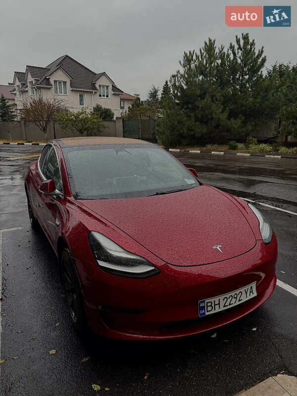 Седан Tesla Model 3 2018 в Одессе