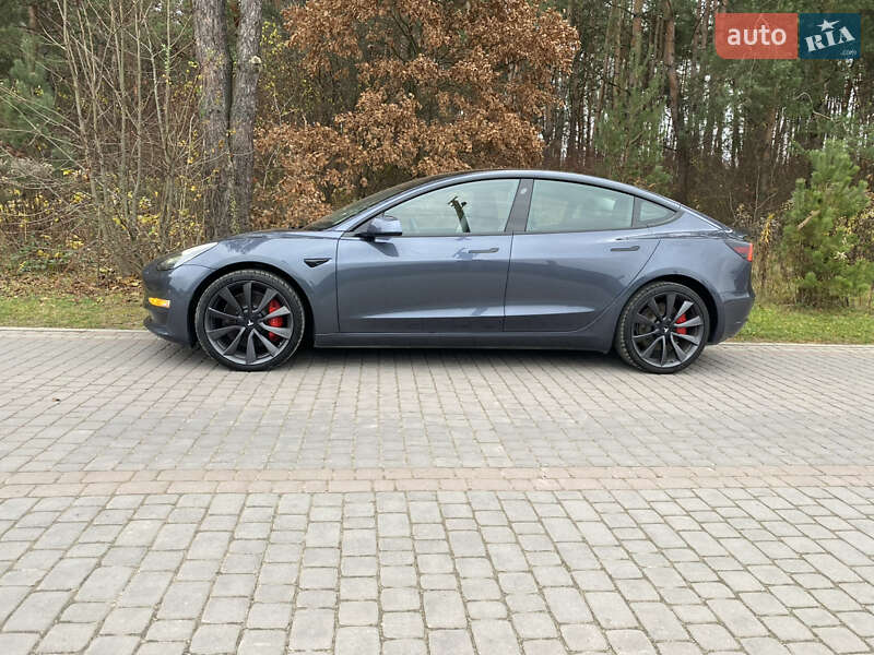 Седан Tesla Model 3 2020 в Львові