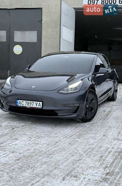 Седан Tesla Model 3 2021 в Луцке