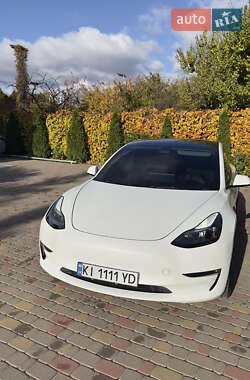 Седан Tesla Model 3 2022 в Киеве