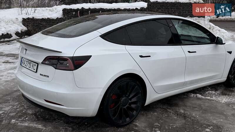 Седан Tesla Model 3 2022 в Києві