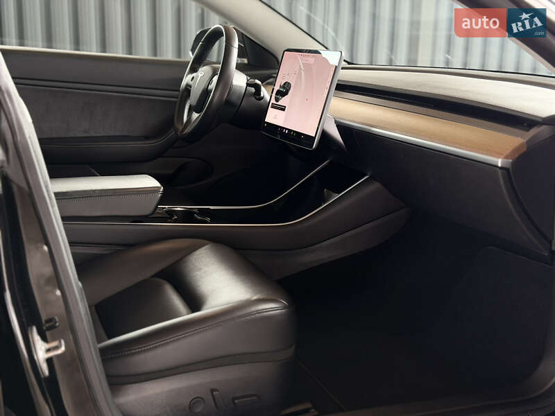 Седан Tesla Model 3 2019 в Львове фото 17 Седан Tesla Model 3 2019 в Львове