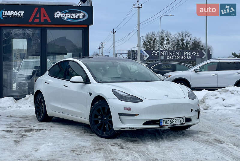 Седан Tesla Model 3 2023 в Львові