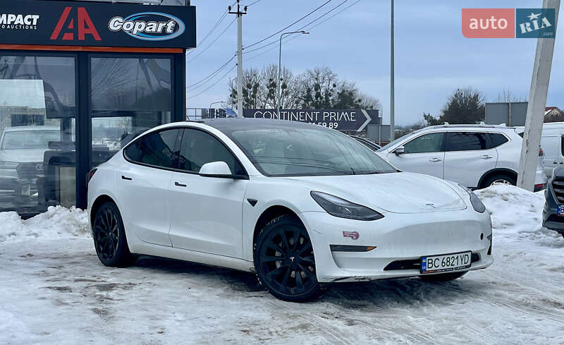 Седан Tesla Model 3 2023 в Львові