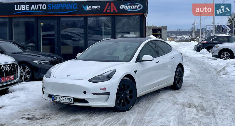 Седан Tesla Model 3 2023 в Львові