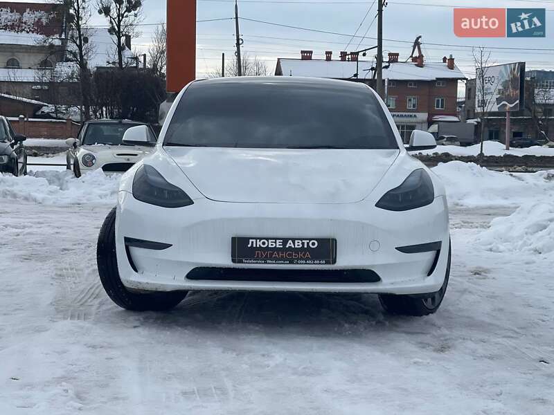Седан Tesla Model 3 2023 в Львові