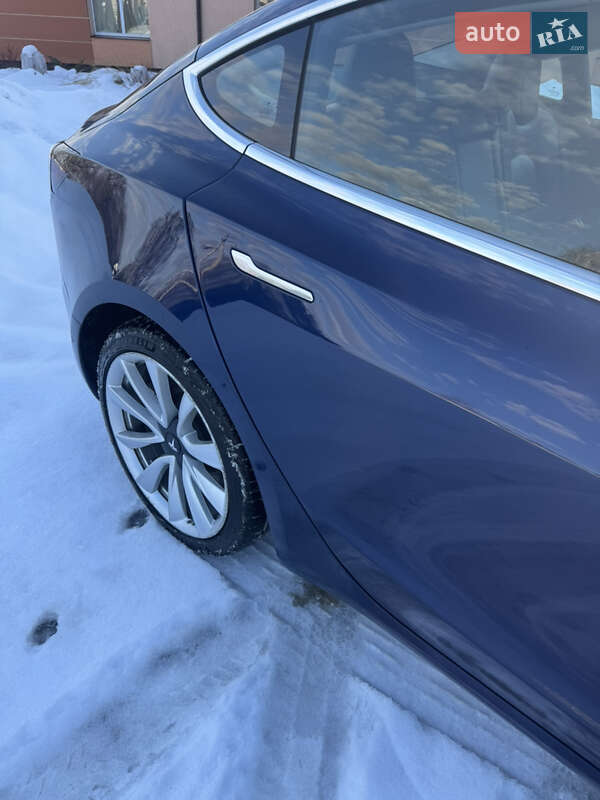 Седан Tesla Model 3 2018 в Львові фото 34 Седан Tesla Model 3 2018 в Львові