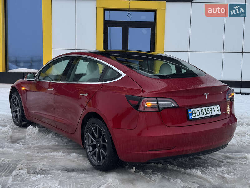 Седан Tesla Model 3 2019 в Тернополе