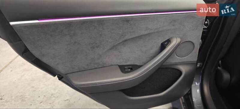 Седан Tesla Model 3 2024 в Киеве