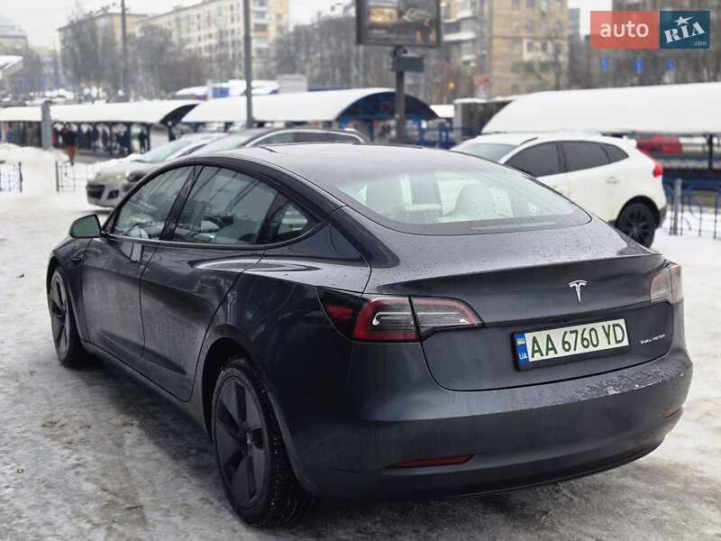 Седан Tesla Model 3 2023 в Киеве