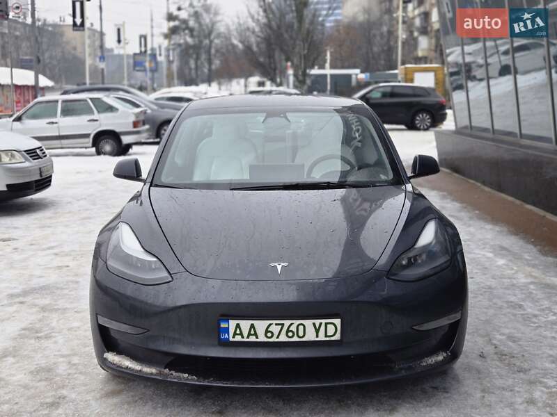 Седан Tesla Model 3 2023 в Киеве
