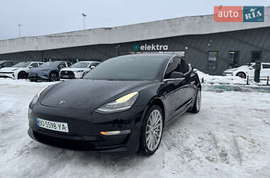 Седан Tesla Model 3 2018 в Львове