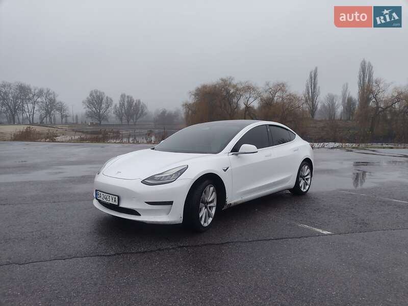 Седан Tesla Model 3 2020 в Александрие