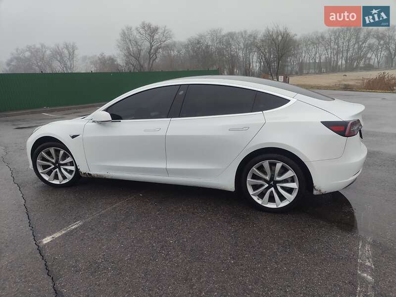Седан Tesla Model 3 2020 в Александрие