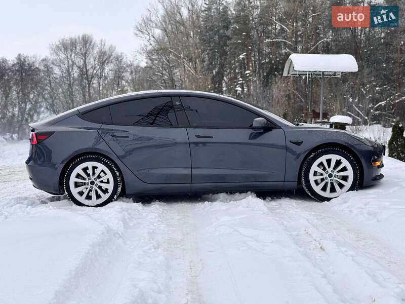Седан Tesla Model 3 2023 в Харькове